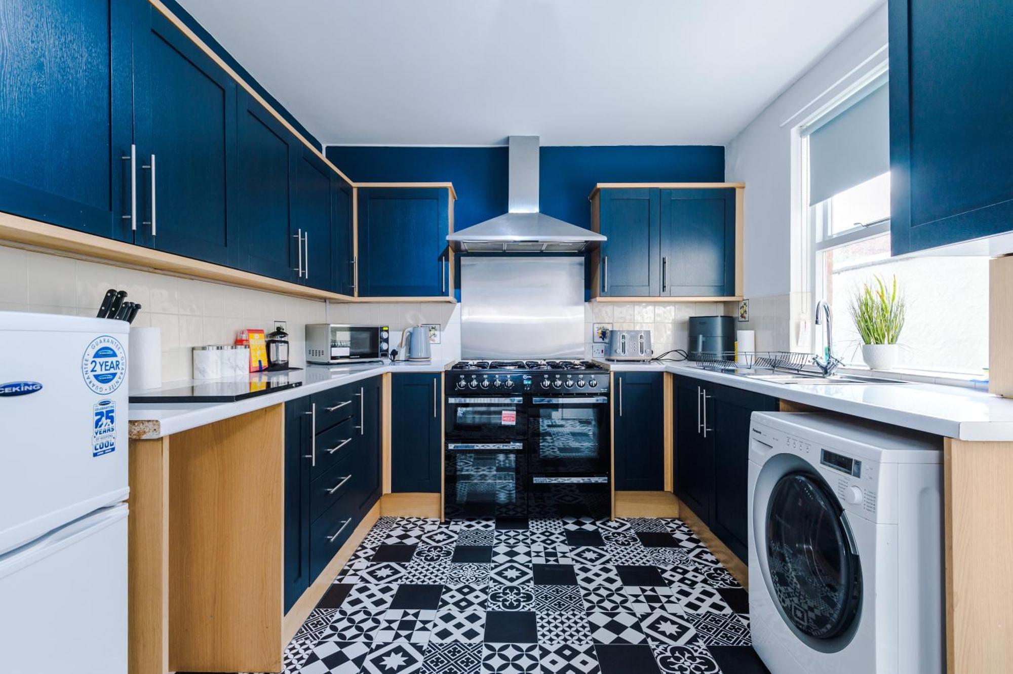 Large 7 Bedroom Town House In Chester City Centre Zewnętrze zdjęcie