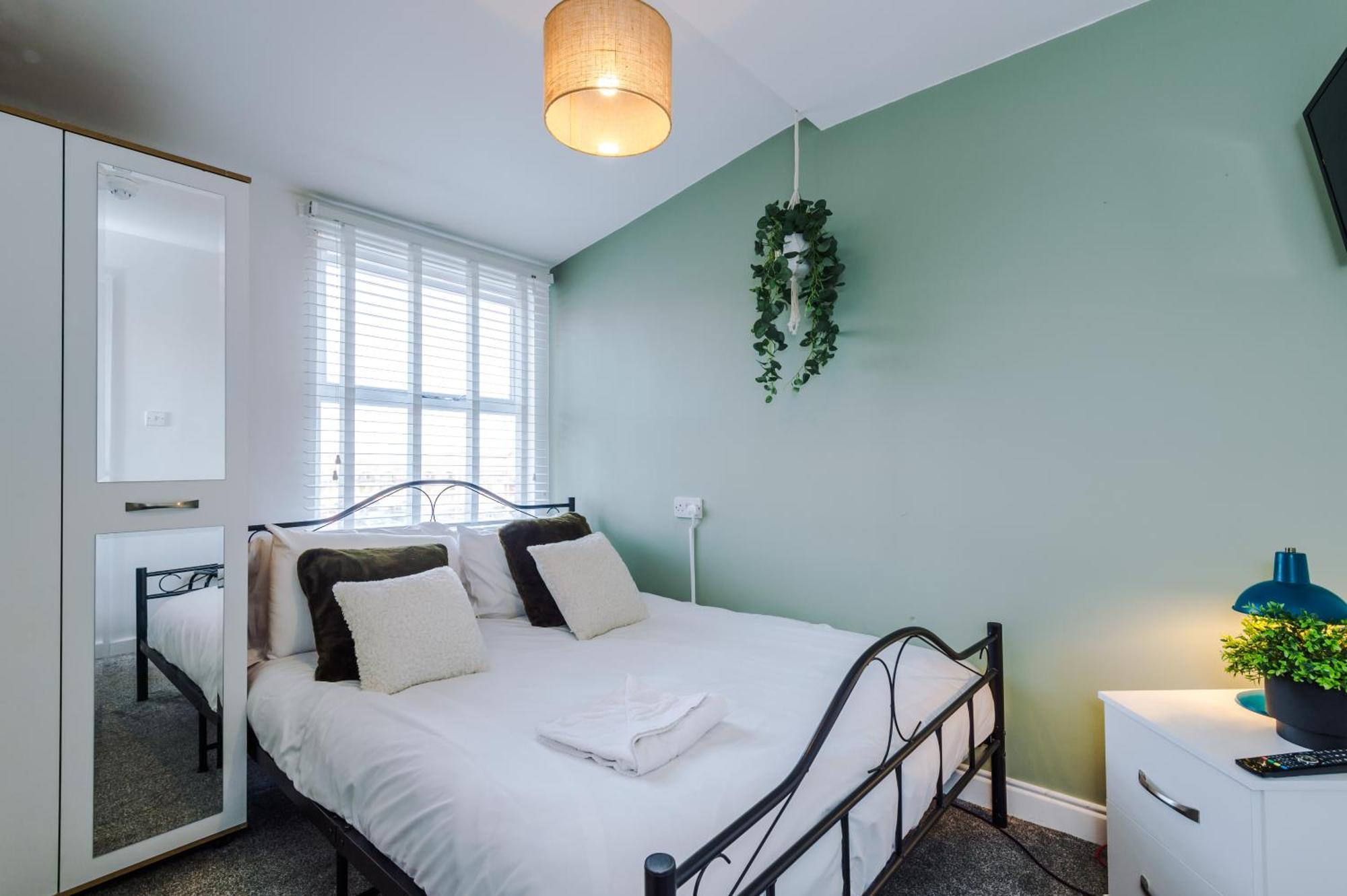 Large 7 Bedroom Town House In Chester City Centre Zewnętrze zdjęcie